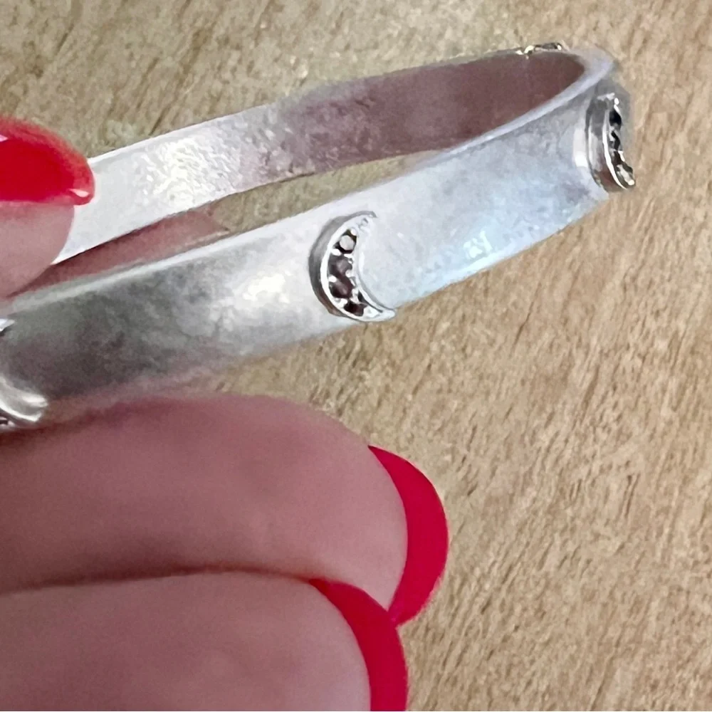 NEW MARLYN SCHIFF Crystal Moon Dance Hinged Bangle Bracelet in Silver Tone 7.25”